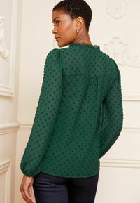 Love & Roses V NECK TRIM DOBBY - REGULAR FIT - Blúzka - green