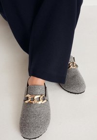 Next Sweter