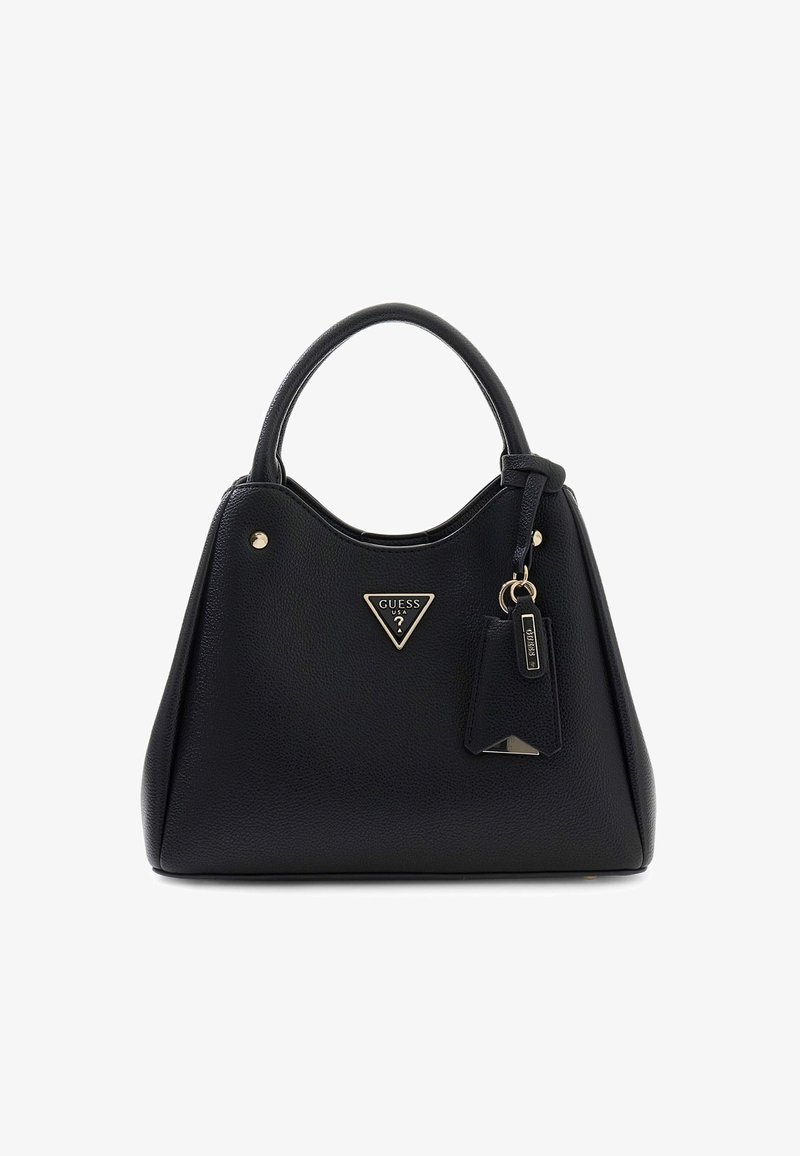 Sac à main Guess en cuir noir avec poignées arrondies, logo triangulaire doré et porte-clés attaché sur fond blanc.