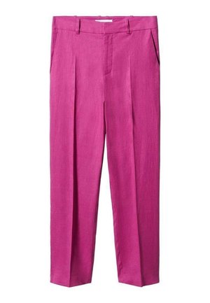 Pantalones magenta de talle alto y pierna recta con pinzas delanteras, bolsillos laterales, trabillas para cinturón y cierre delantero oculto.
