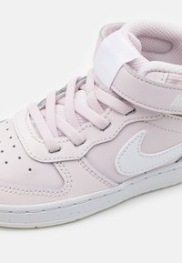 Nike Sportswear COURT BOROUGH MID 2 - Höga sneakers - pearl pink/white/summit white