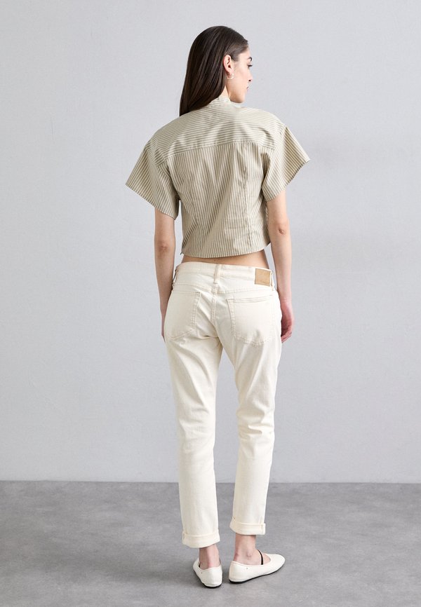 LOW RISE BOYFRIEND - Slim fit jeans - ecru3