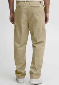 Solid SDELDRIC STRAIGHT FIT - Chino - tree house