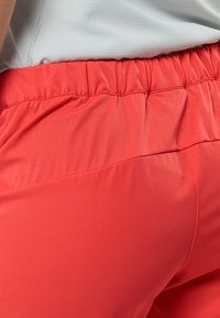 Jack Wolfskin ALPINE - Outdoorshorts - vibrant red