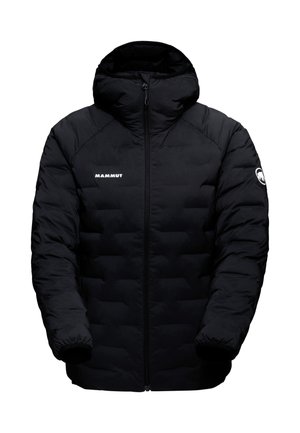 Schwarze isolierte Steppjacke mit Kapuze, ausgestattet mit einem Frontreißverschluss, elastischen Bündchen und Logo auf der Brust und am Ärmel. Ganzflächiges Steppmuster.