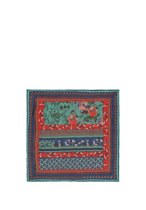 Pañuelo cuadrado con patrones florales y geométricos en rojo, verde azulado, azul y verde, con un diseño de borde en capas.