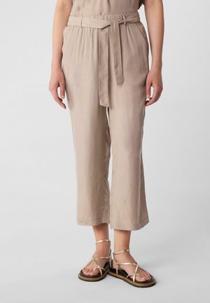 CROPPED MIT ELASTIKBUND - Stoffhose - sandfarben
