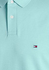 Tommy Hilfiger REGULAR - Polo - miami aqua