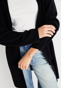 ONLY ONLFRIDA LIFE OPEN - Kardigan - black