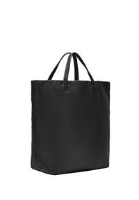 Sac fourre-tout en cuir noir avec une texture lisse, de forme rectangulaire et deux poignées supérieures. Présente un design minimaliste sans matériel visible.