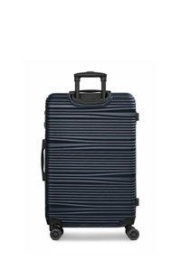 Maleta rígida de color azul oscuro con bandas horizontales, mango retráctil negro, asa lateral y cuatro ruedas giratorias.