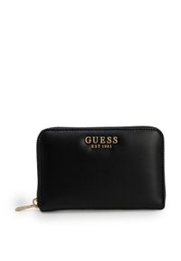 Portafoglio in pelle nera con logo dorato "GUESS EST 1981" sulla parte anteriore, chiusura con zip e superficie liscia. Design pulito e rettangolare.