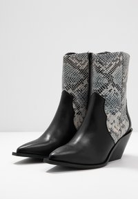 Zign Botines camperos - white