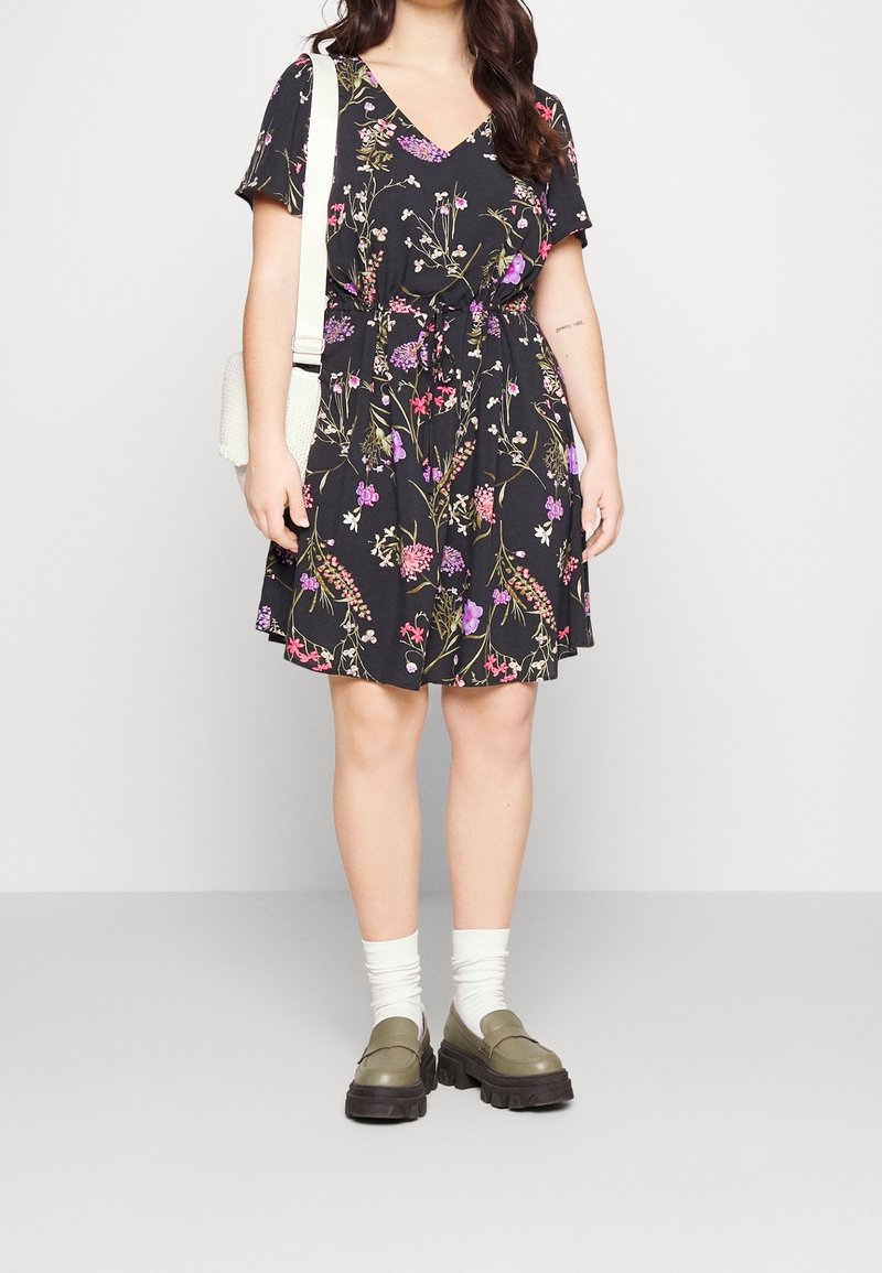 Vero Moda Curve Day dress - black - (Pre-owned) - Zalando.ie