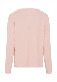 Helles pinkfarbener, langärmeliger Pullover mit gerippter Textur und einem leicht gekürzten Rücken. Einfaches Design mit rundem Halsausschnitt und ohne sichtbare Verzierungen.