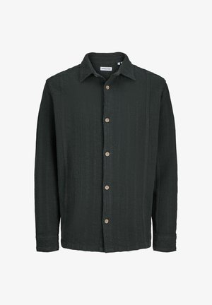 Camicia button-up verde scuro in tessuto strutturato, con colletto, maniche lunghe e bottoni marrone chiaro lungo la parte anteriore.