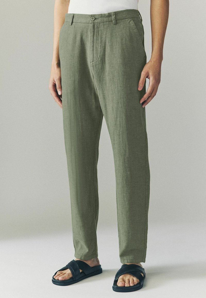 Next - REGULAR FIT TEXTURED - Kelnės - khaki green, Padidinti