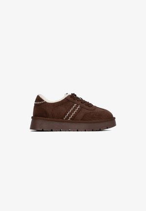 Refresh, ZAPATILLA DE MUJER PLANO - Zapatillas - marron