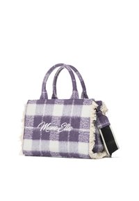Geruite wollen tas in paars en wit met rafelige randen en dubbele handvatten. Voorzijde met "Marc Ellis" in witte letters.