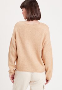 Cache Cache GEKNÖPFTE MIT V AUSSCHNITT - Gilet - beige