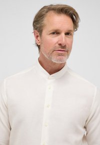 Eterna LINEN SHIRT - MODERN FIT - Overhemd - champagner