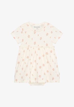 Robe de bébé couleur crème avec motif floral rose, manches courtes, encolure festonnée et détail volanté à la taille.