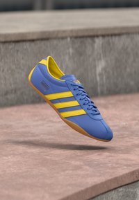 Neizvēlēts, real lilac/yellow/gold-coloured metallic