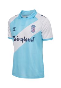 Lyseblå fodboldtrøje med hvid diagonalstribe, krave, Forward Madison-logo på brystet og "Dairyland" sponsortekst hen over fronten.