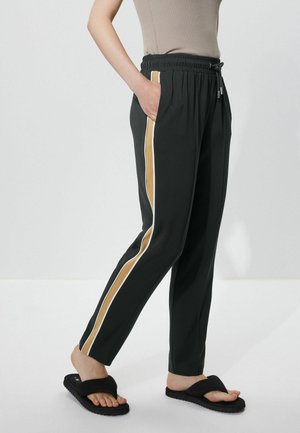 TRACK TAPER TROUSERS - Pantalon de survêtement - black camel