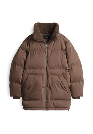 Braune Pufferjacke mit einem Kunstfellkragen, Reißverschluss, zwei Vordertaschen und einem gesteppten Design, mit einer lockeren Silhouette.