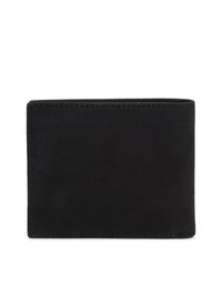 Černá kožená peněženka s hladkým povrchem, obdélníkovým tvarem a minimalistickým designem. Žádné viditelné loga nebo ozdoby.