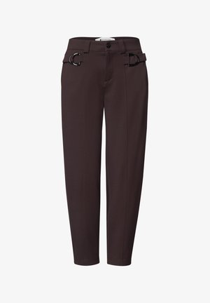 Street One, BARREL LEG HOSE MIT SCHNALLENDETAIL - Pantalon classique - ruby vine