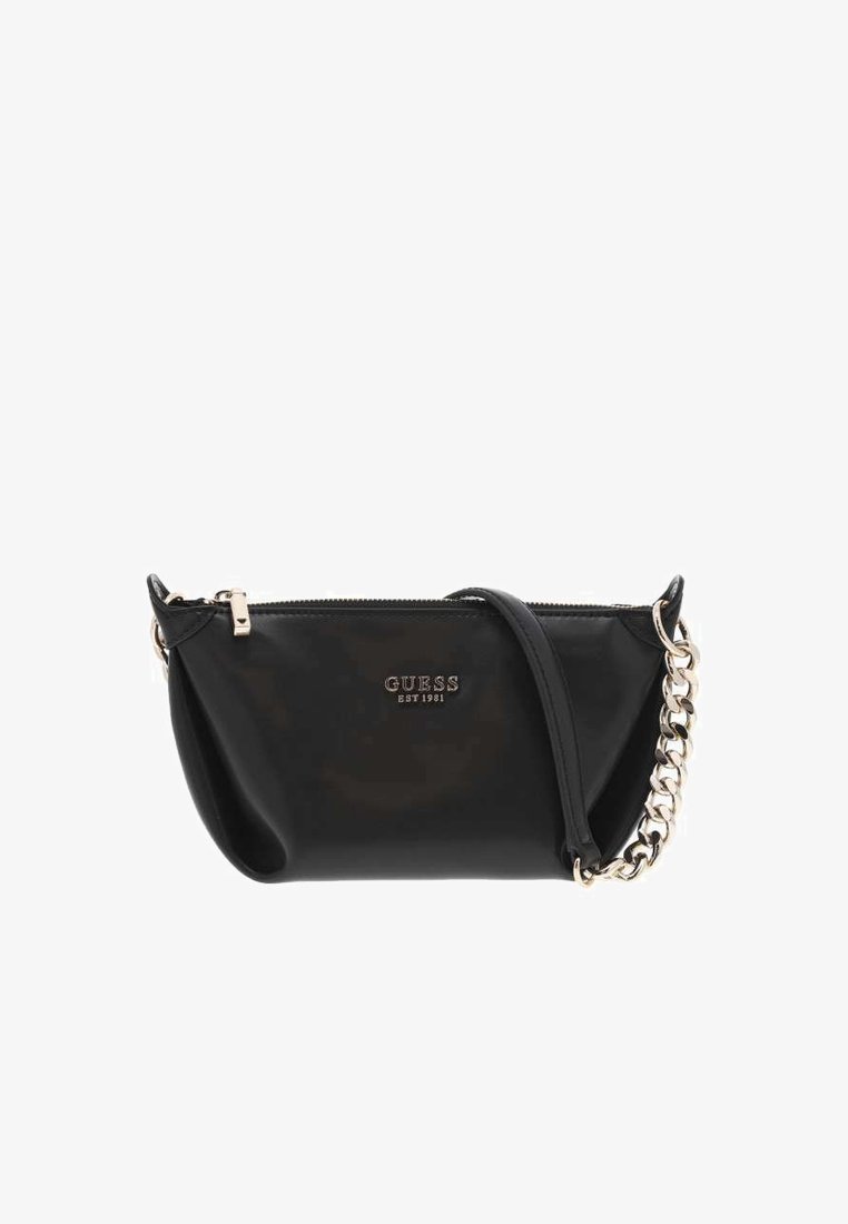 Sac à main en simili cuir noir avec fermeture éclair, bandoulière en chaîne argentée et logo en relief. Design compact et arrondi avec une texture lisse.