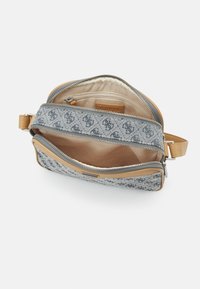 Guess VEZZOLA JACQUARD UNISEX  - Torba čez telo - grey