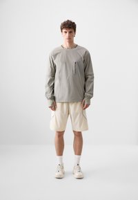 Oakley - LATITUDE FLIGHT CONVERT SHELL TEE - Long sleeved top - boulder green Thumbnail Image 1