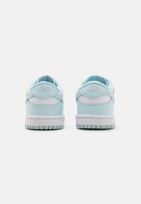 Nike Sportswear DUNK LOW UNISEX - Αθλητικά παπούτσια - white/glacier blue