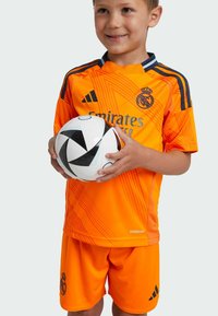 adidas Performance REAL MADRID 24/25 AWAY KIDS - Pantalón corto de deporte - crew orange