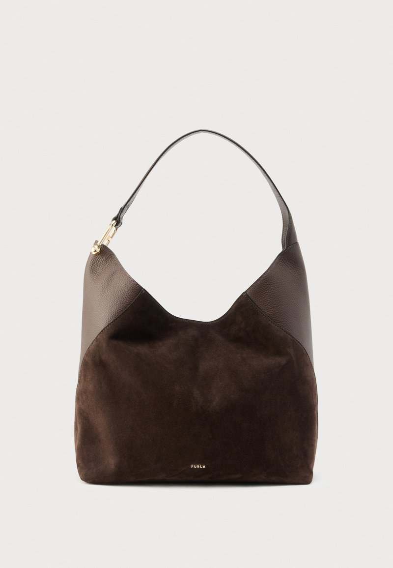 Donkerbruine suède- en leren hobo-tas met een enkele riem en goudkleurige metalen details.