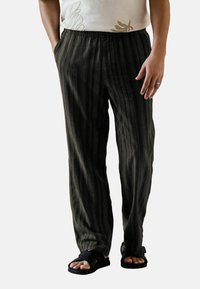 REGULAR FIT - STRIPED - Stoffhose - black khaki green