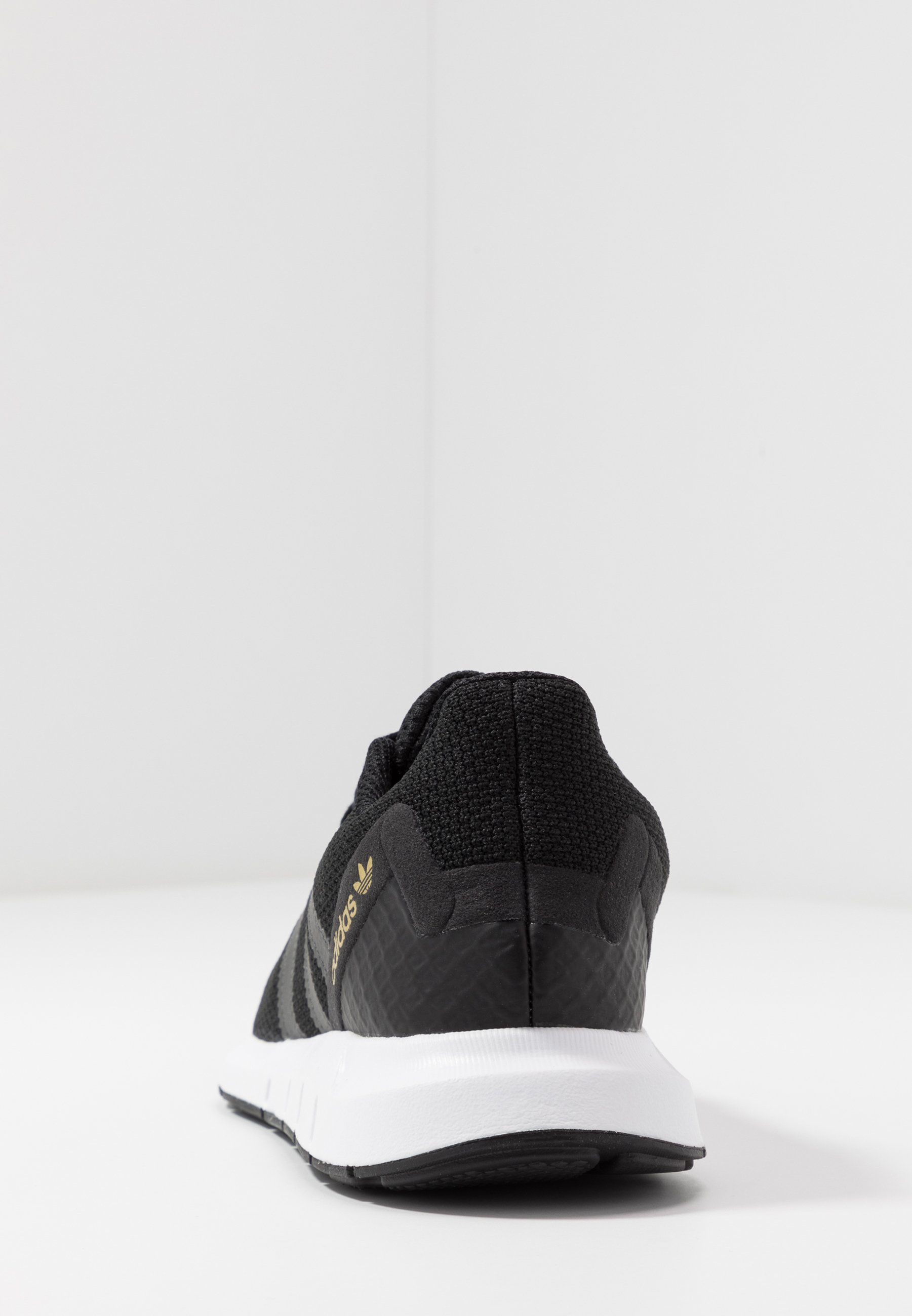 adidas Originals SWIFT Sneaker low clear blackgrey six adidas Originals SWIFT Sneaker low clear blackgrey six