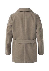 Bakvy av en knälång beige ullrock med långa ärmar, krage och bälte i midjan på vit bakgrund.