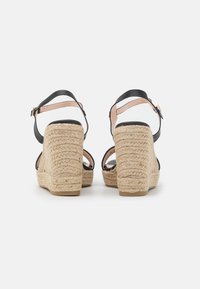 RAID Wide Fit KARLAA - Alpercatas - black