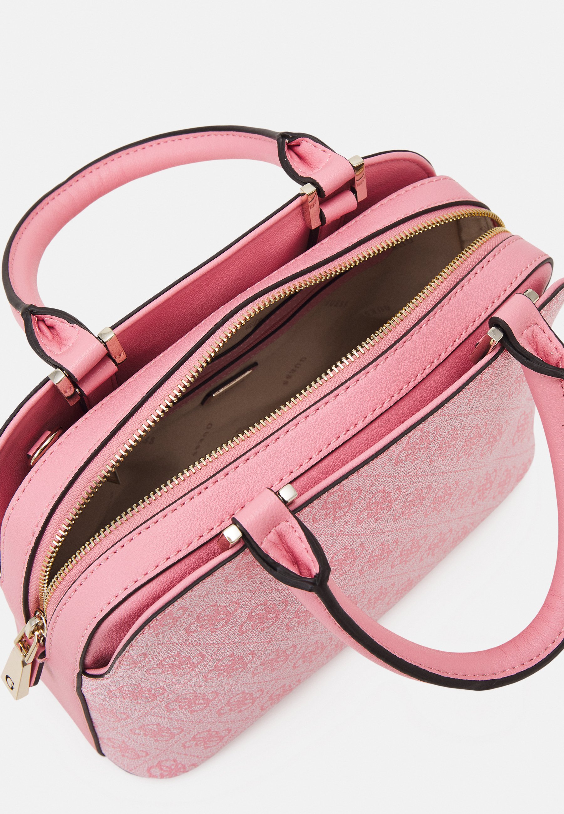 alisa girlfriend satchel guess