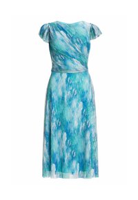 Niebieska i zielona sukienka z teksturowanym wzorem, posiadająca plisowane rękawy i zwiewny dół, podkreślająca akwarelowy wzór.