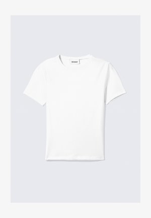 White short-sleeve t-shirt made of cotton, featuring a round neck and a straight hem. Minimalist design with no visible patterns or accents.