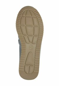 Schuhsohle mit einer rutschfesten, strukturierten braunen Gummi-Außensohle, die über ein wellenförmiges Profilmuster und graue Mesh-Oberseiten verfügt.