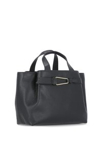 Borsa a tote in pelle nera con finitura testurizzata, dotata di manici corti e un accento decorativo a fibbia sul davanti.