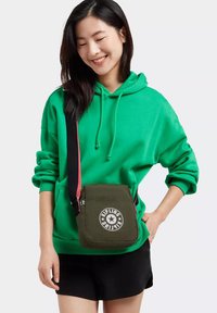 Kipling CHAZ CNT - Borsa a tracolla - strong moss ce