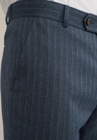 Thumbnail Image 5