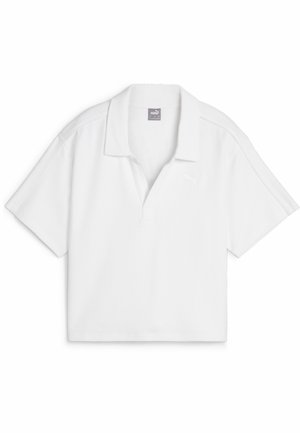 Biała koszulka polo z krótkim rękawem i kołnierzykiem, subtelny teksturowany wzór oraz małe logo Puma przy dekolcie.